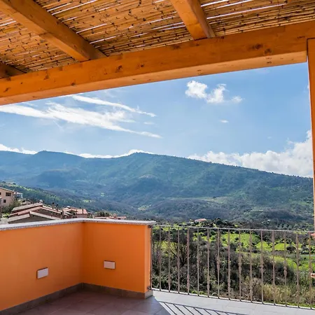 Da Fe' - Casa Con Terrazza Panoramica Hébergement de vacances Cuglieri